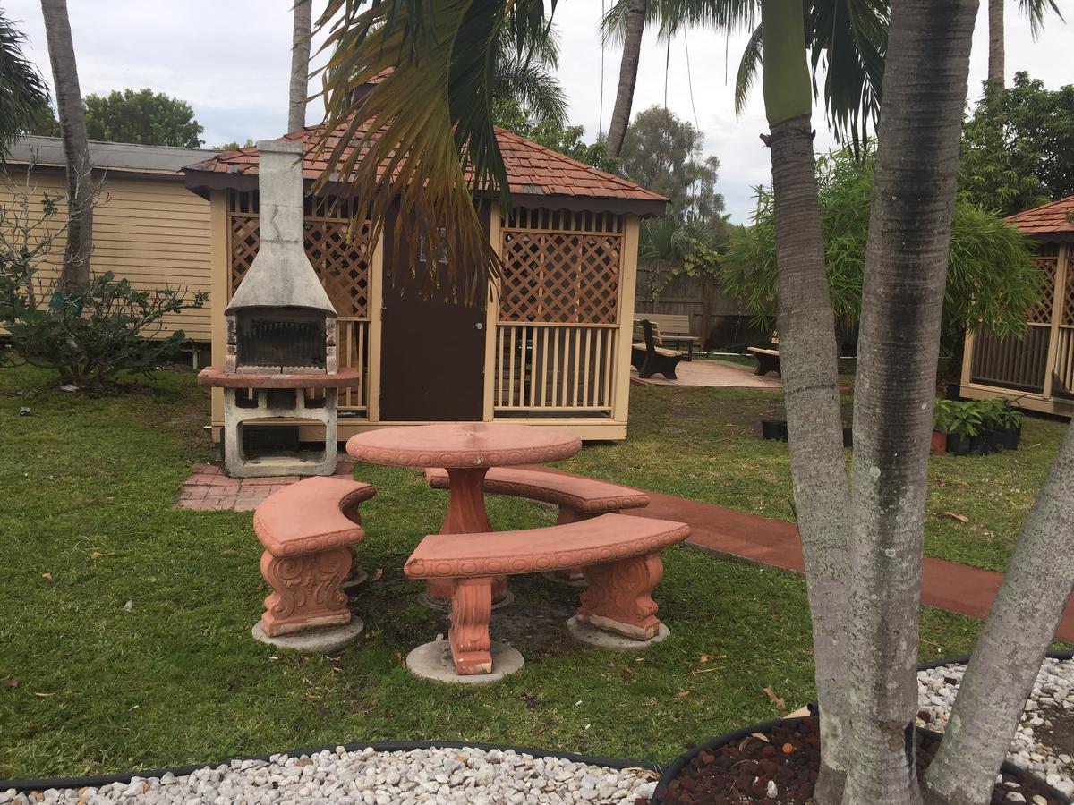 Fort Myers Inn Екстериор снимка